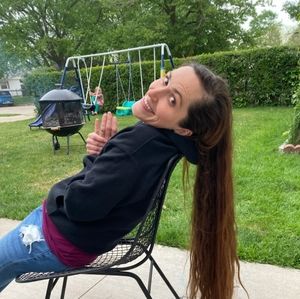 Meet your Posher, Leslie